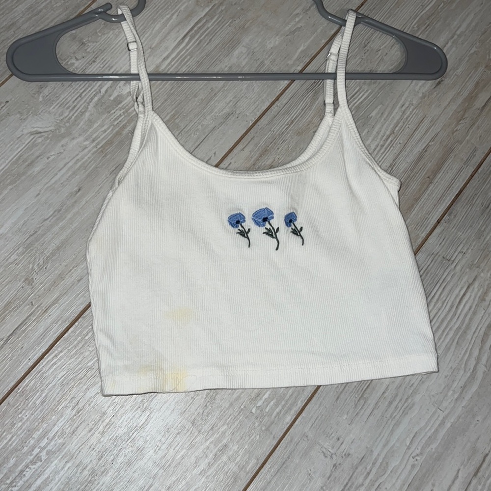 HOLLISTER BABY CAMI: white crop top with blue flowers